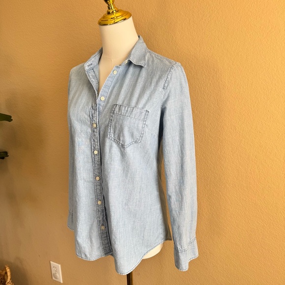 J. Crew Chambray Shirt Signature Fit Women’s S Blue Light Wash Cotton Button Up - Picture 7 of 16